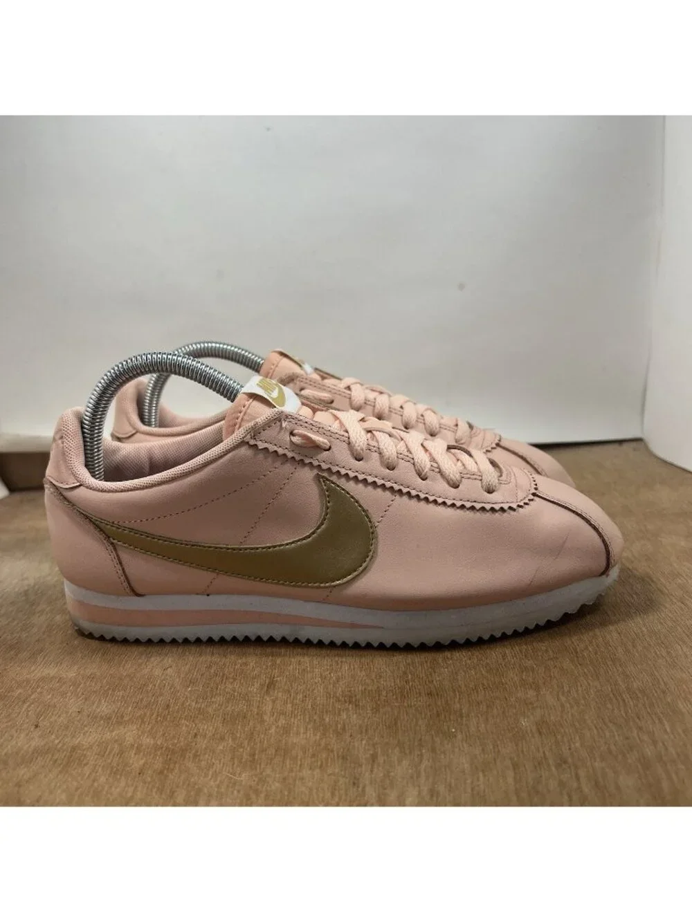 Nike Classic Cortez Women Size 9 Sneakers 807471-800 Casual Leather Pink